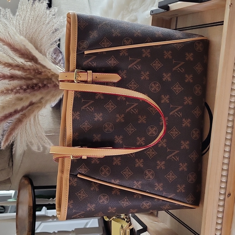 Beautiful handbag!